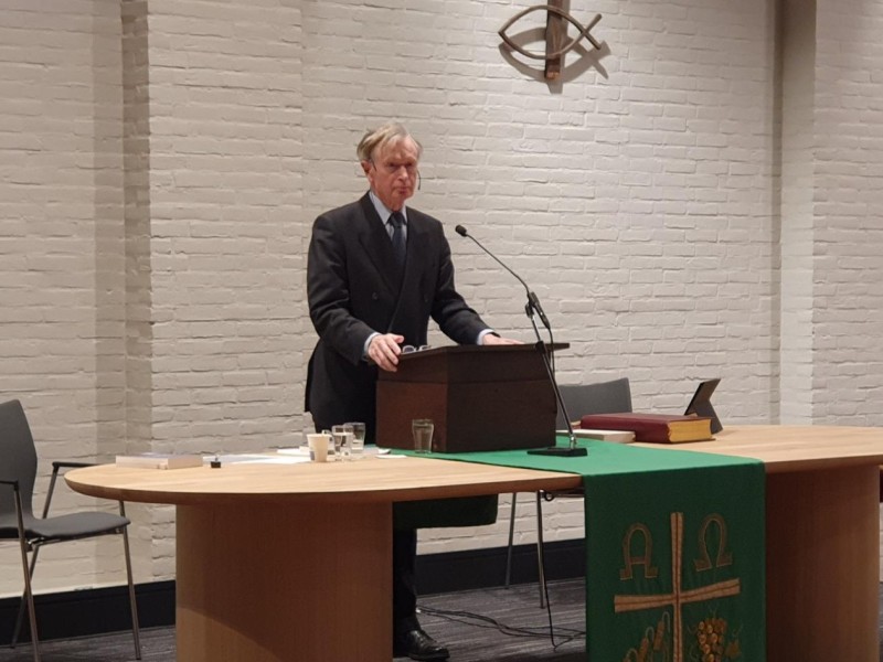 Voormalige diplomaat Erik Ader in Het Anker te Uithuizermeeden 